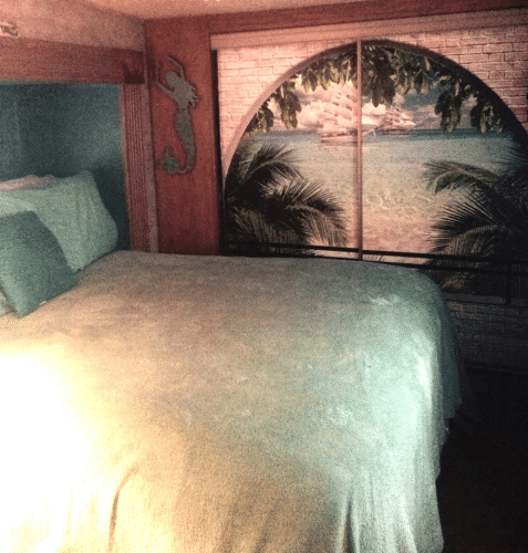 13 Makeover Ideas for Your RV Closet Door Mirror | RV Inspiration