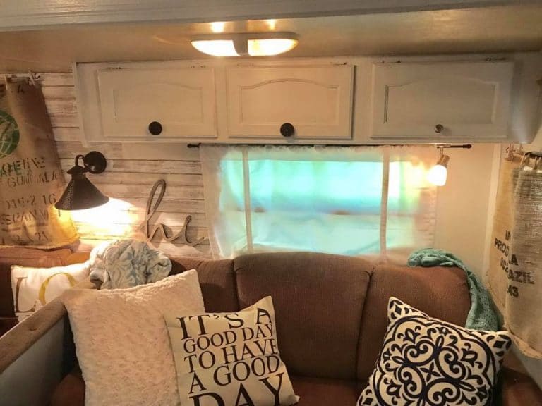 16 Incredible RV Makeovers with Farmhouse Style Decor