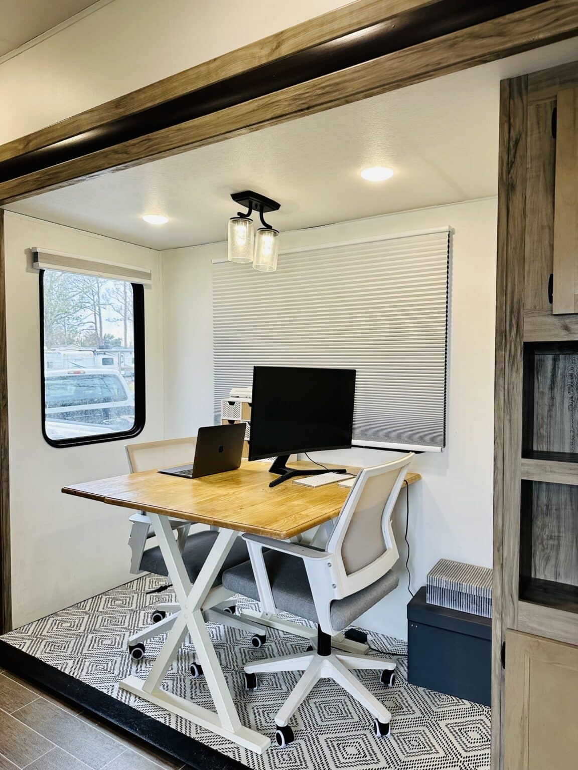 6 RV Dinette/Desk Combinations for Working | RV Inspiration