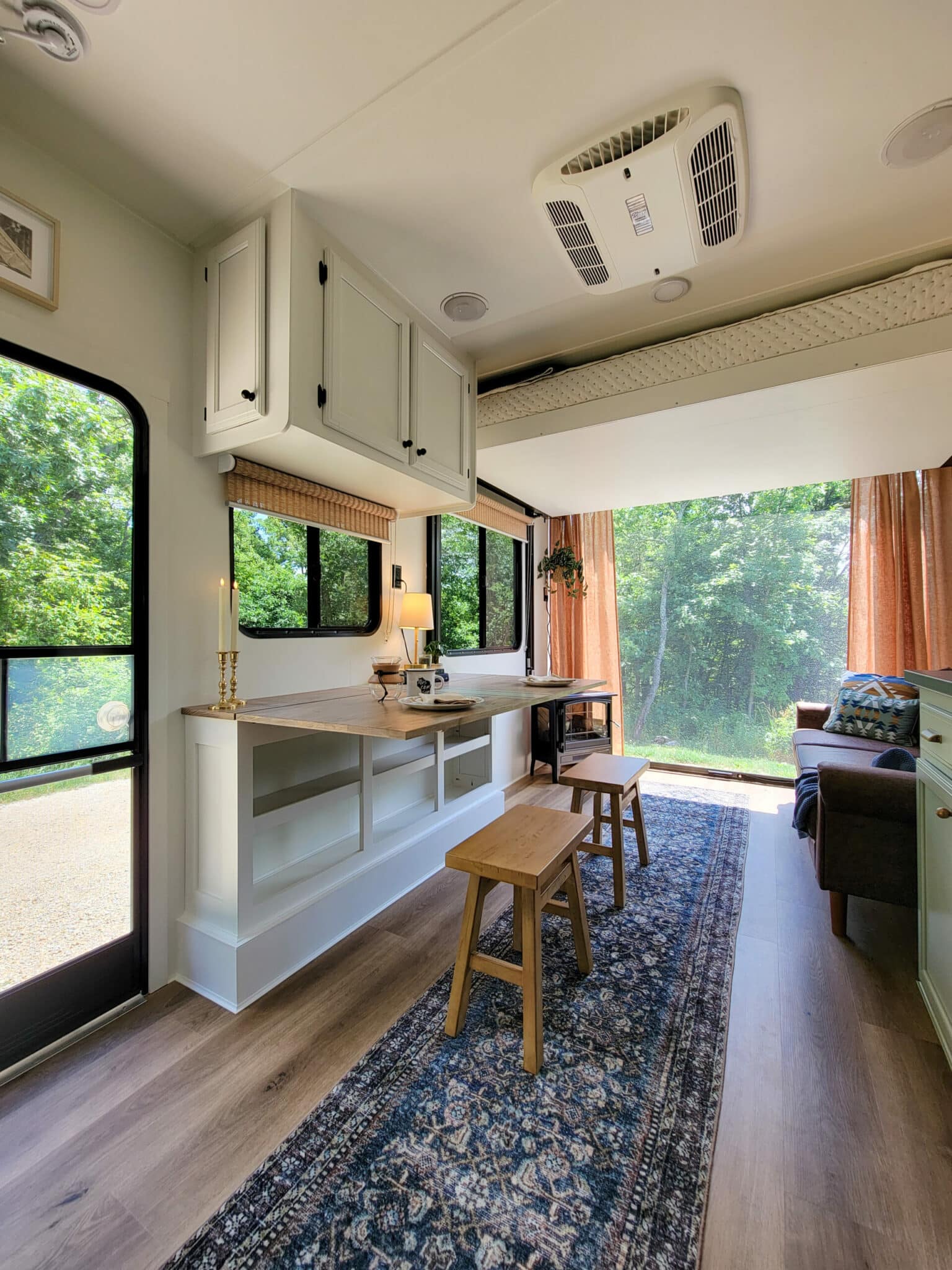 22 Creative RV Dinette Replacement Ideas | RV Inspiration