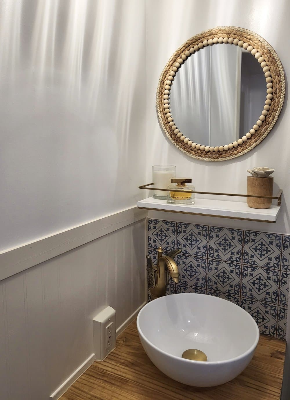 22 Photos for Fun RV Bathroom Mirror Inspiration
