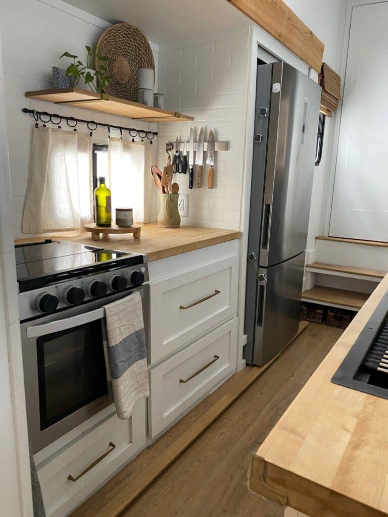 toy hauler kitchen