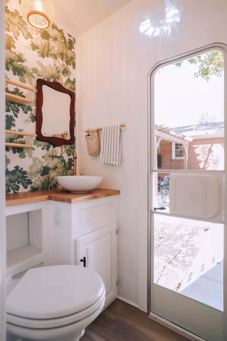 Vanity Vs Rv 15+ Stylish RV Bathroom Vanity Ideas to Inspire Your Remodel | RV ...