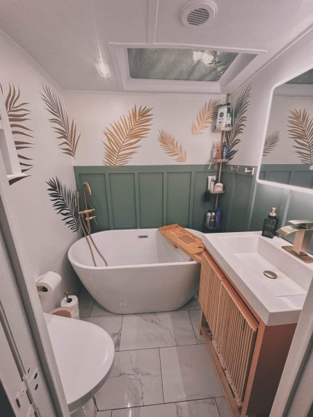 15+ Stylish RV Bathroom Vanity Ideas to Inspire Your Remodel | RV ...