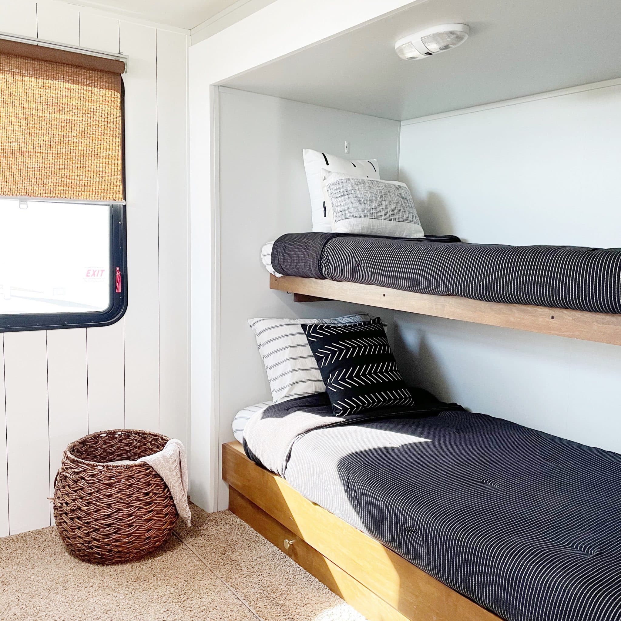 A Family of 5 Renovated this Travel Trailer in Just 2 weeks! | RV ...